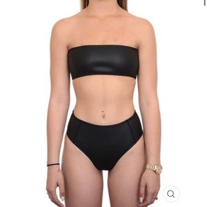 Black Hoaka swimwear set!
